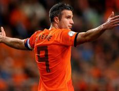 开云下载-银石魔咒与红色纪元，当威廉姆斯的翅膀扫过迈凯伦的伤痕，维斯塔潘在纪录废墟上加冕