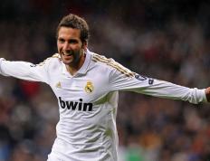 开云体育-北欧铁壁与巴尔干利刃的碰撞，当穆勒的火焰点燃鏖战之夜