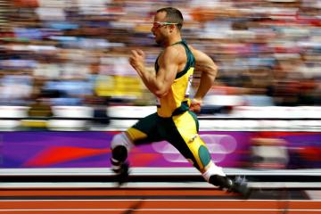 开云体育入口-赛道即战场，红牛梅赛德斯的技术对决与勒克莱尔的极限突破