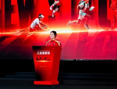 开云平台-精英运动员们战斗在赛场上，精神激发无限