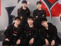 开云体育下载-JDG轻取EG，Scout开启传奇时刻激烈交锋入围赛，技惊四座