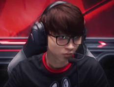 开云体育入口-包含HLE血洗WBG，Hanssama打出惊人五杀峡谷大战八强赛，让粉丝疯狂欢呼的词条