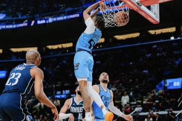 开云APP-快船横扫独行侠，路威独得29分