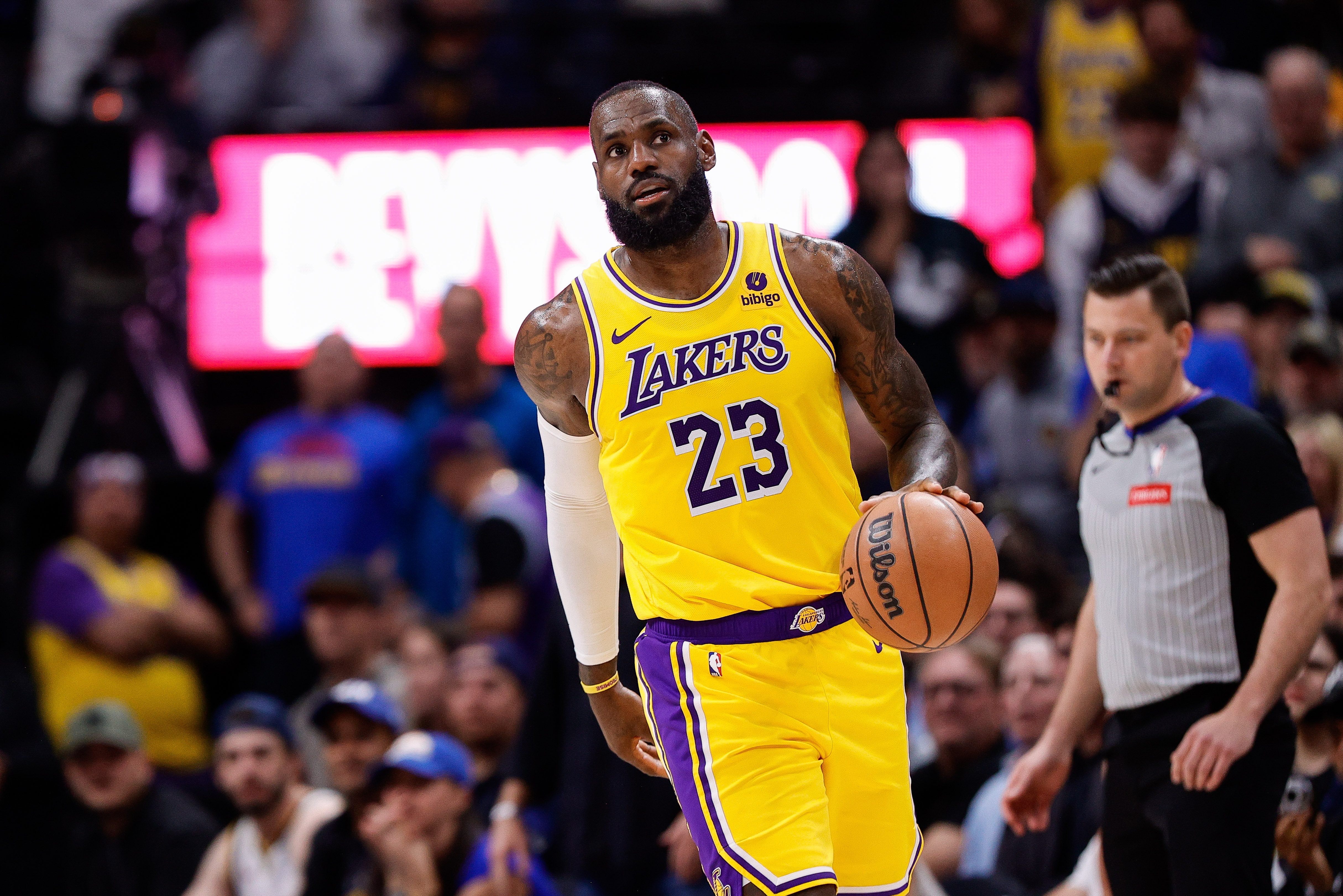 开云APP-NBA总决赛首场开打，湖人轻取热火