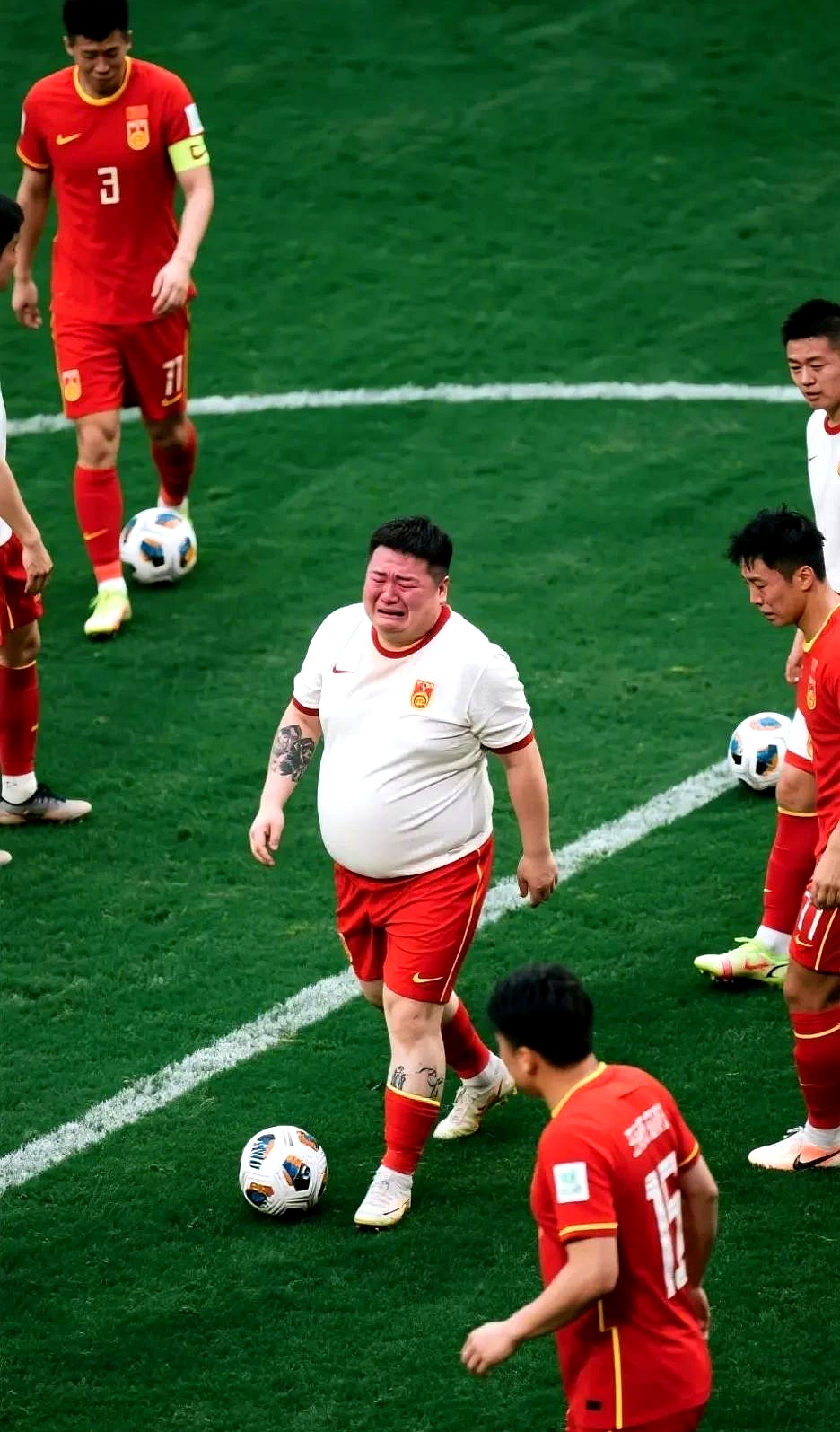 开云体育中国-关于弗赖堡球员在训练中努力准备接下来的比赛的信息