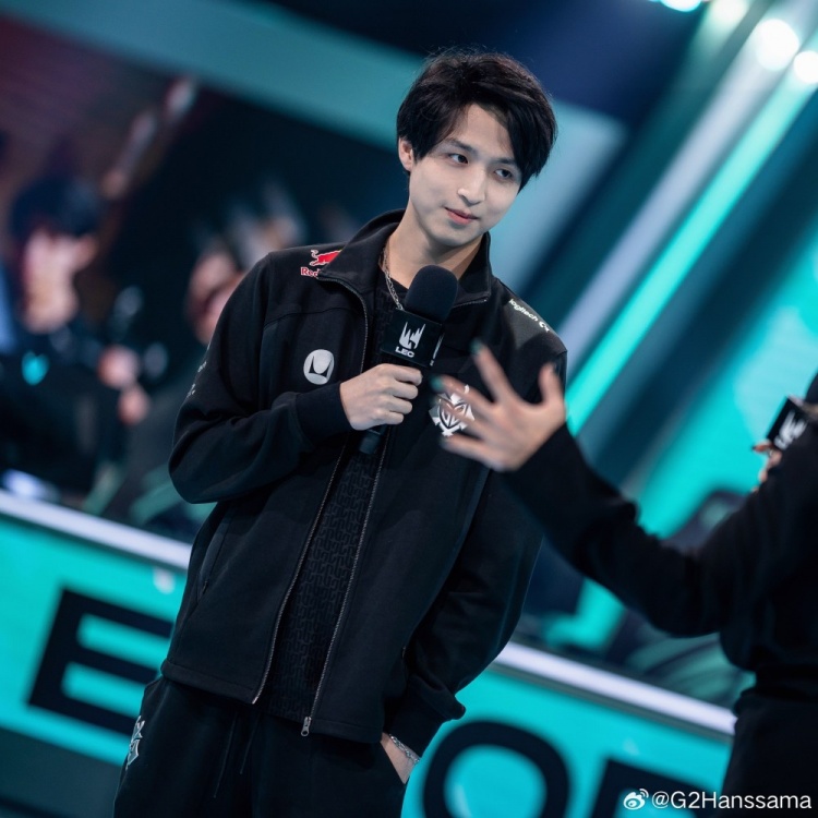 开云体育入口-包含HLE血洗WBG，Hanssama打出惊人五杀峡谷大战八强赛，让粉丝疯狂欢呼的词条