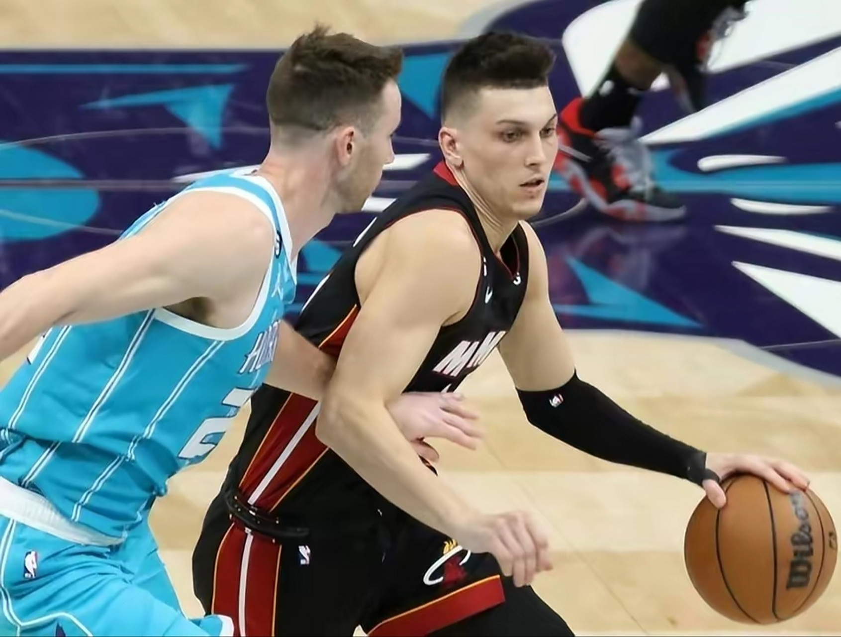 开云体育在线-黄蜂横扫热火晋级东部半决赛