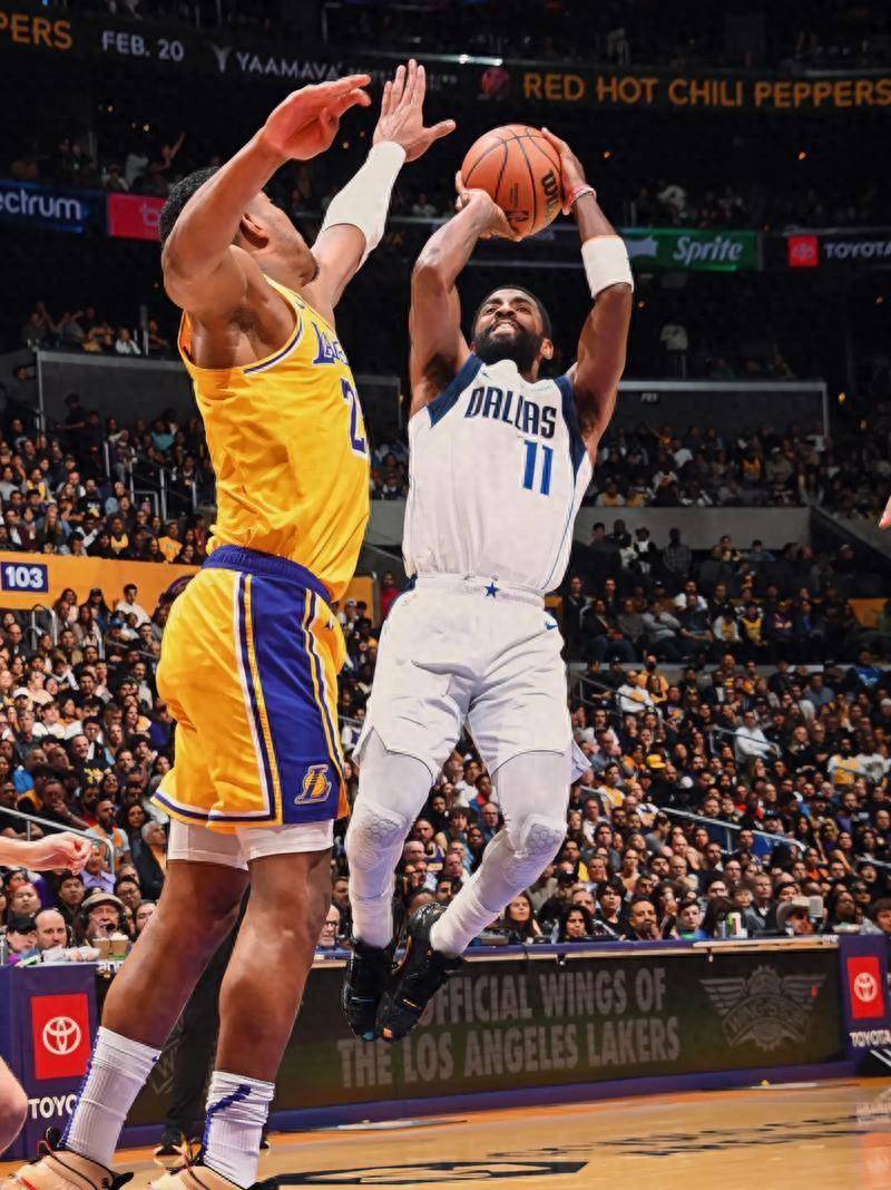 开云体育下载-小牛队新赛季确定首发阵容,期待创造更好的战绩