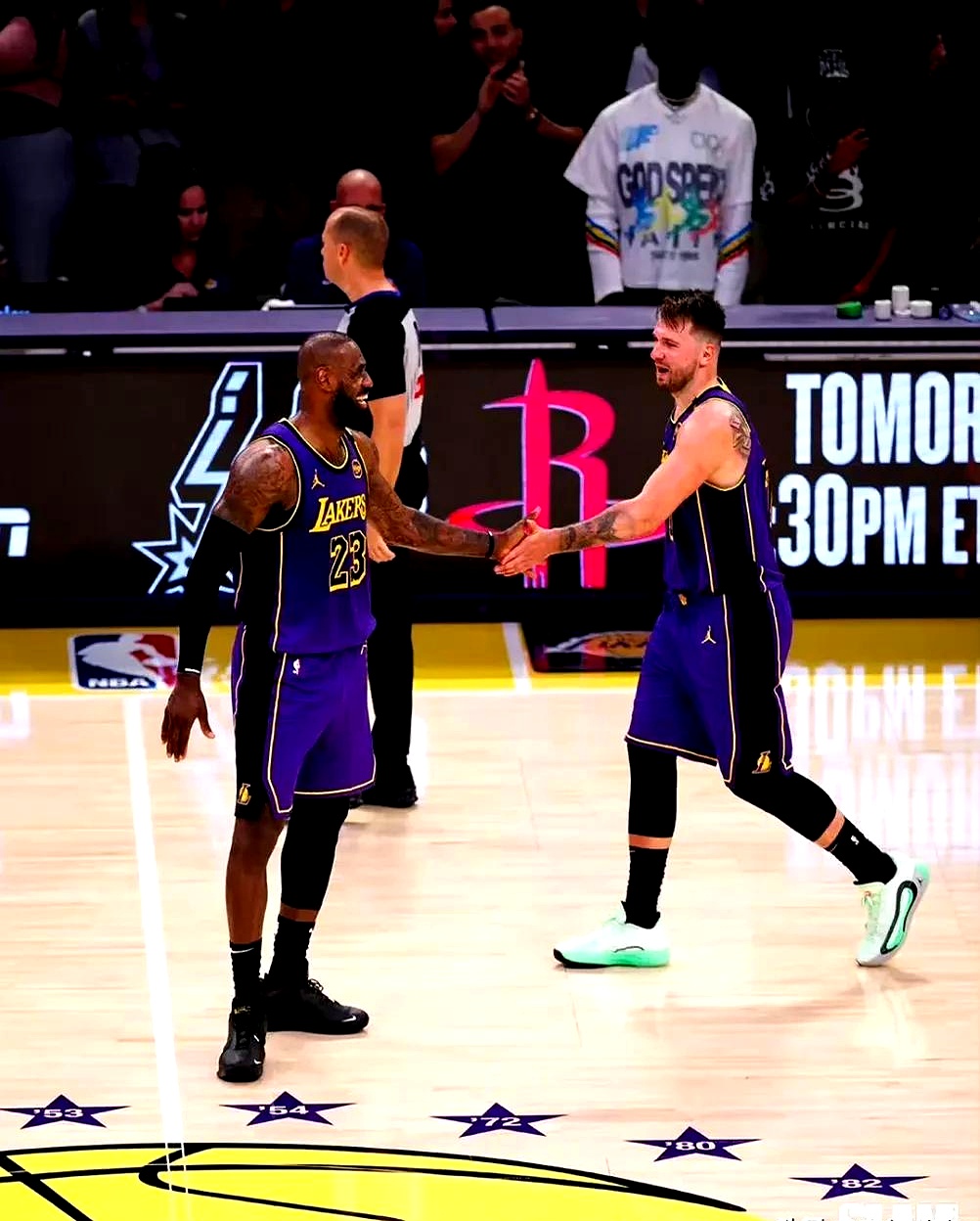 开云体育中国-开拓者队背靠背战胜快船，球队状态回升