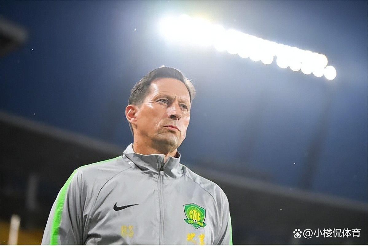 开云体育官方网站-指挥如臂使指!教练带领球队连胜