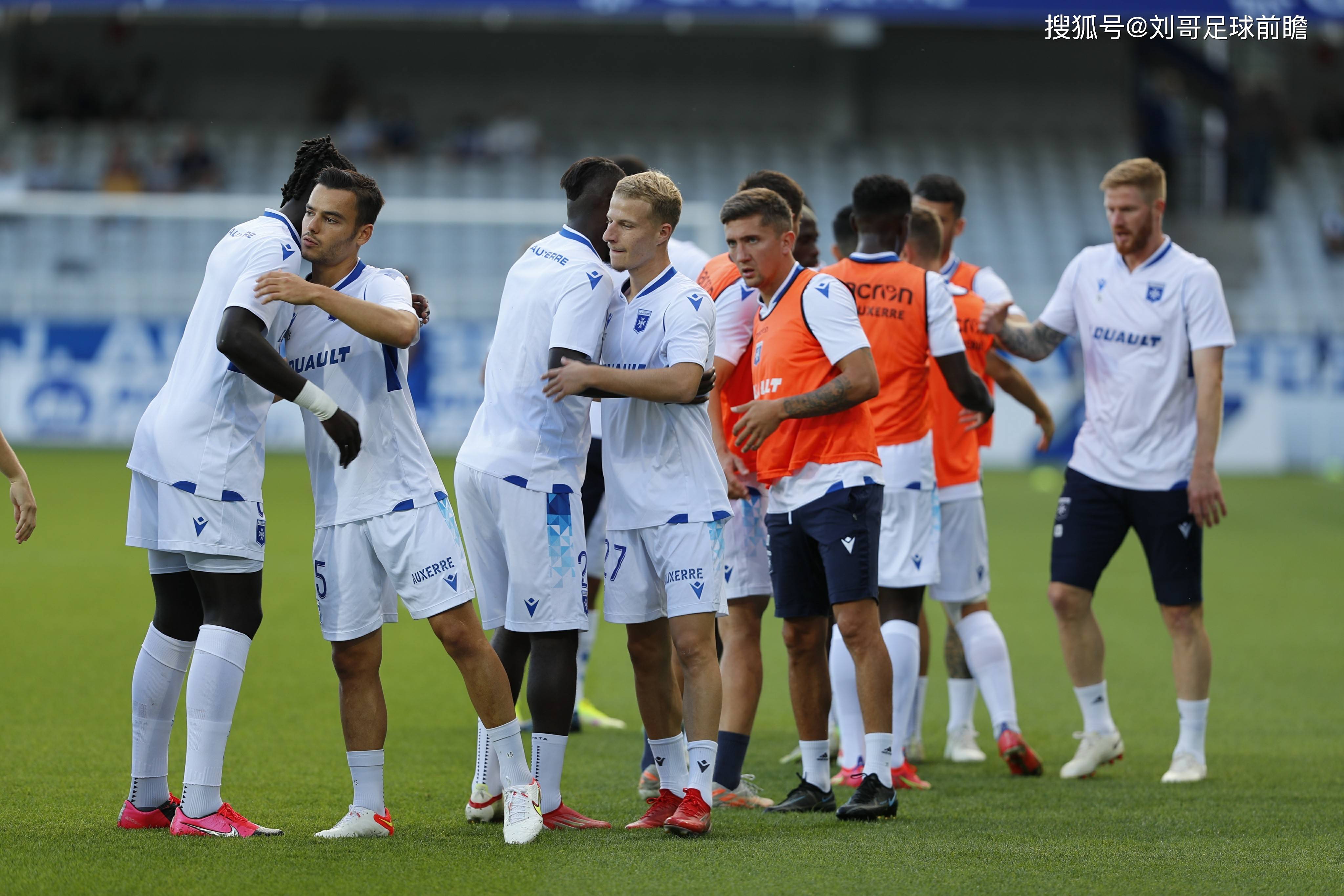开云体育APP下载-巴黎FC球队备战周末比赛，力求胜利