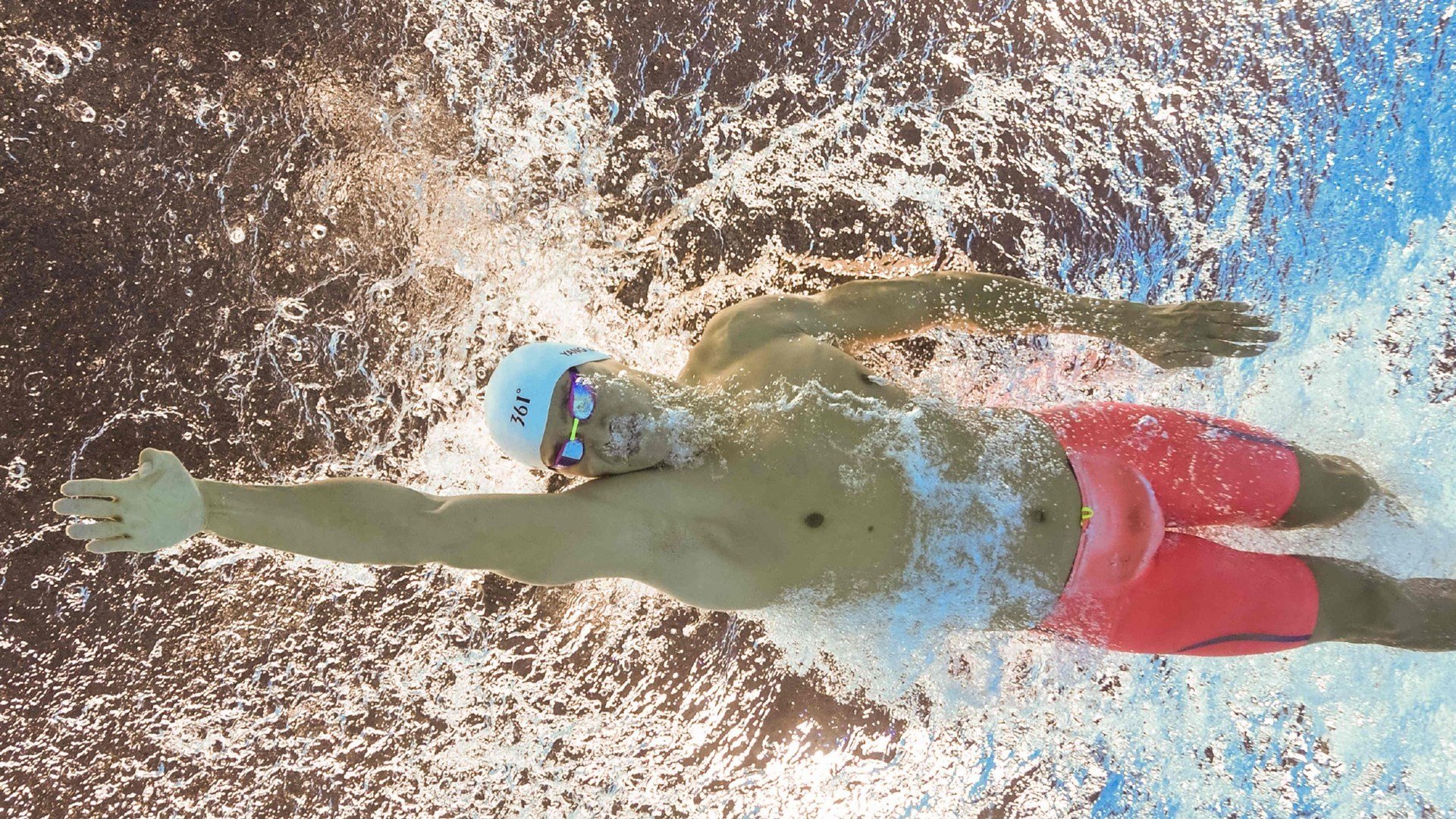 开云体育-德比的两种心跳,当黄色潜艇在沙漠封锁沙特,一场真正的战争正在伯纳乌无声上演