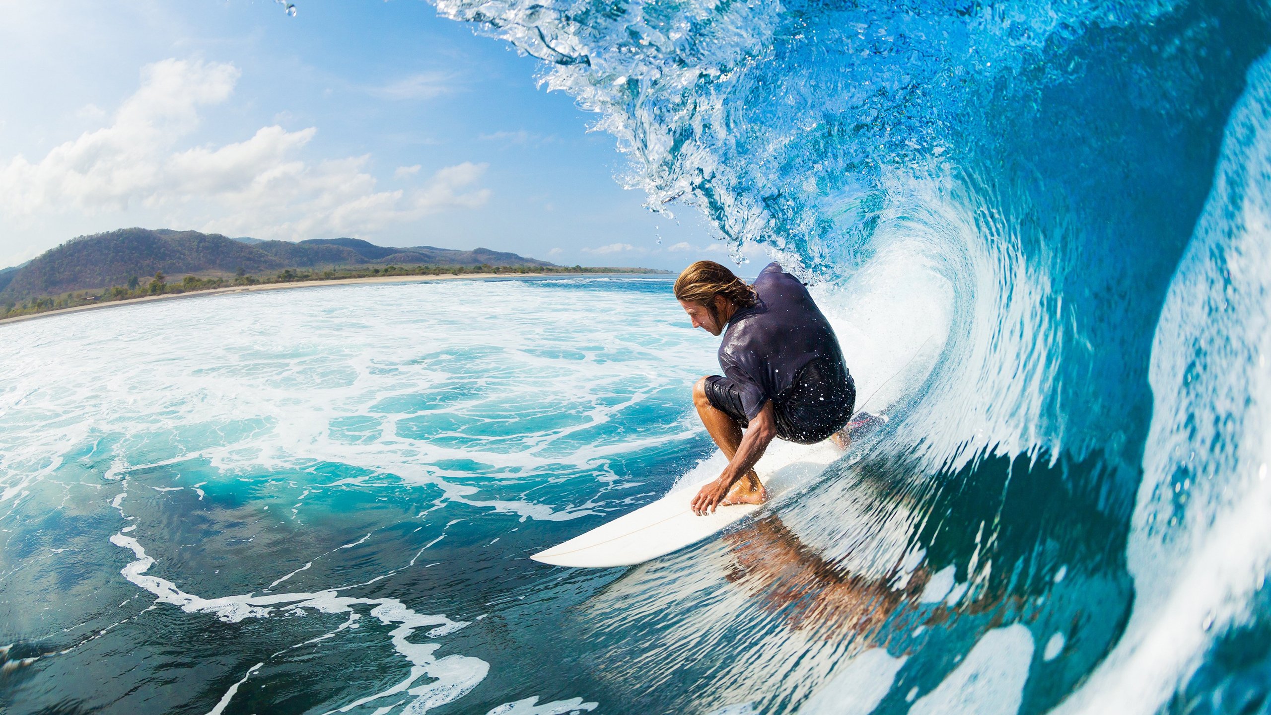 开云体育APP下载-雨幕中的双面叙事，红牛二队的精密逆袭与勒克莱尔的孤胆华章